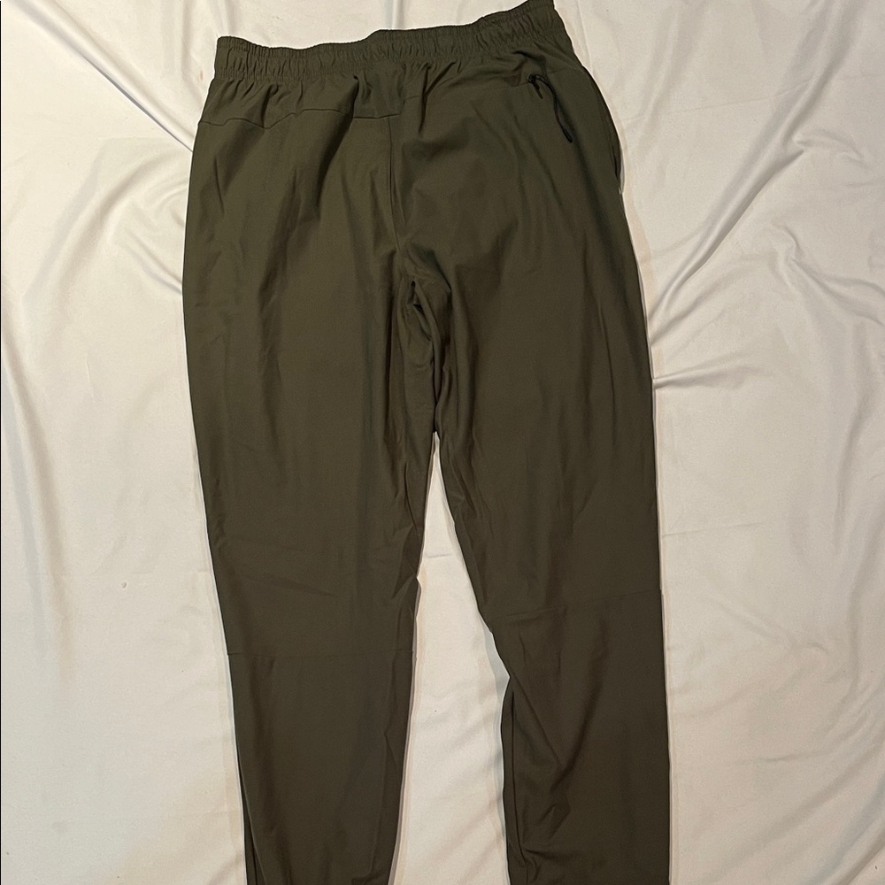 Reebok Men’s Olive Drawstring Jogger Pants - Picture 4 of 4